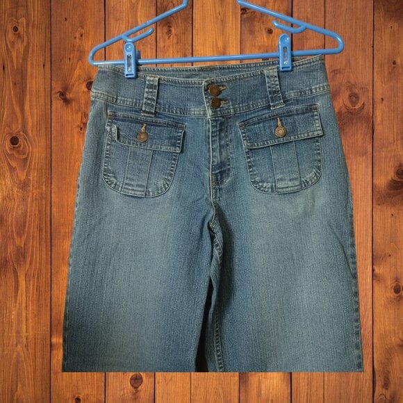 L.A. Blues Women's Size 6 Cuffed Denim Capri Pants Flap Pockets Classic Casual - Picture 2 of 5